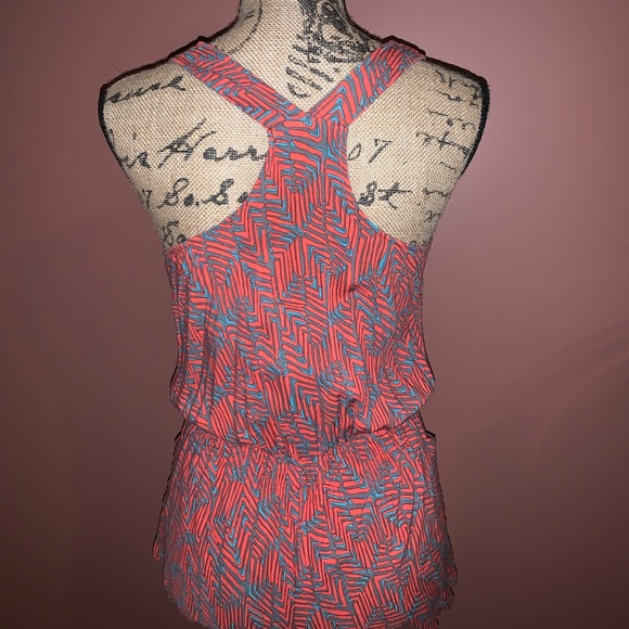 Cute romper, great for summer - Picture 2 of 2